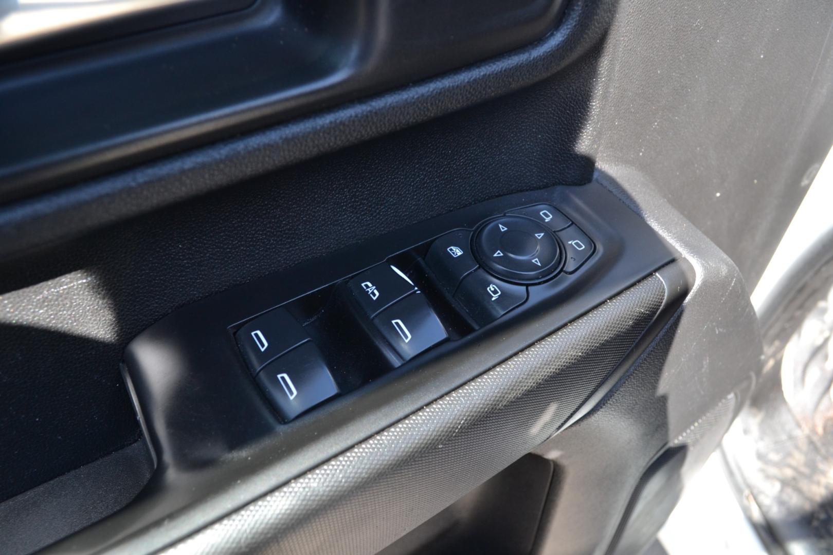 2020 WHITE /BLACK CHEVROLET 2500HD with an V8 6.6L GASOLINE engine, 6SPD AUTOMATIC transmission, located at 9172 North Fwy, Houston, TX, 77037, (713) 910-6868, 29.887470, -95.411903 - 8.5FT FLATBED, GOOSENECK HITCH, 4X4, 10,850LB GVWR , CREW CAB, WB: 158", REVERSE CAMERA, POWER WINDOWS, LOCKS & MIRRORS, TOOLBOX - Photo#15